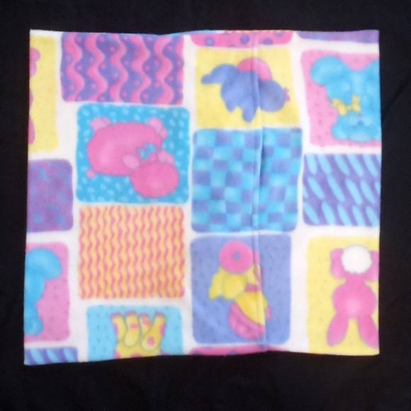 Fleece Pillow cover. Designed to fit 18 x 18 insert. Insert not included. - Picture 2 of 2